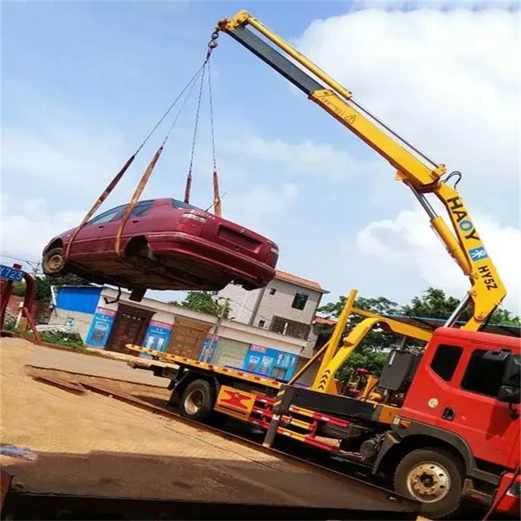 云溪吊车救援小汽车怎么吊