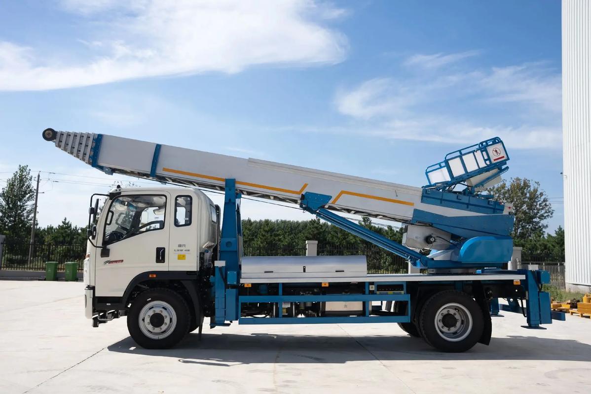 云溪云梯上料车租赁费用