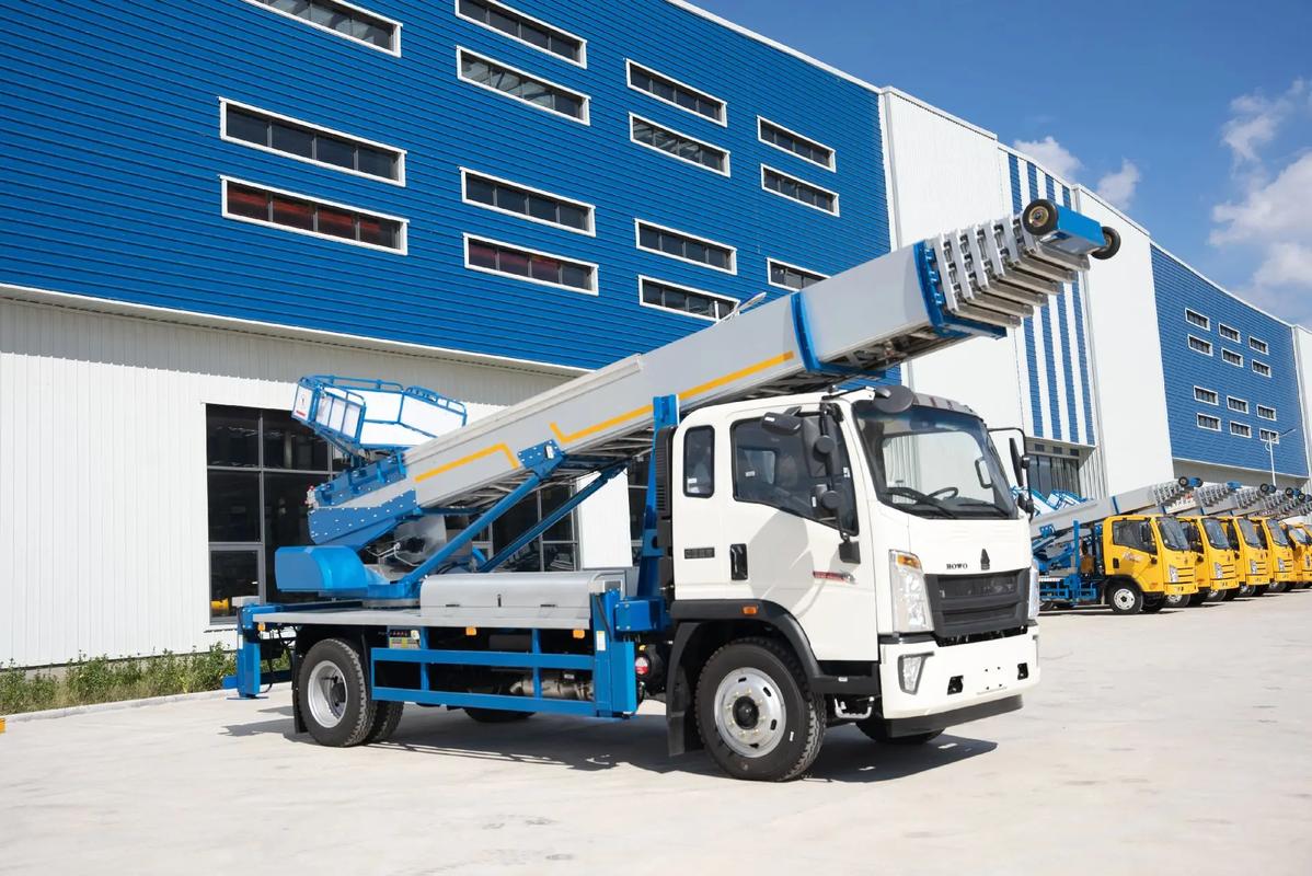 云溪出租云梯车高空作业车 建筑垃圾搬运